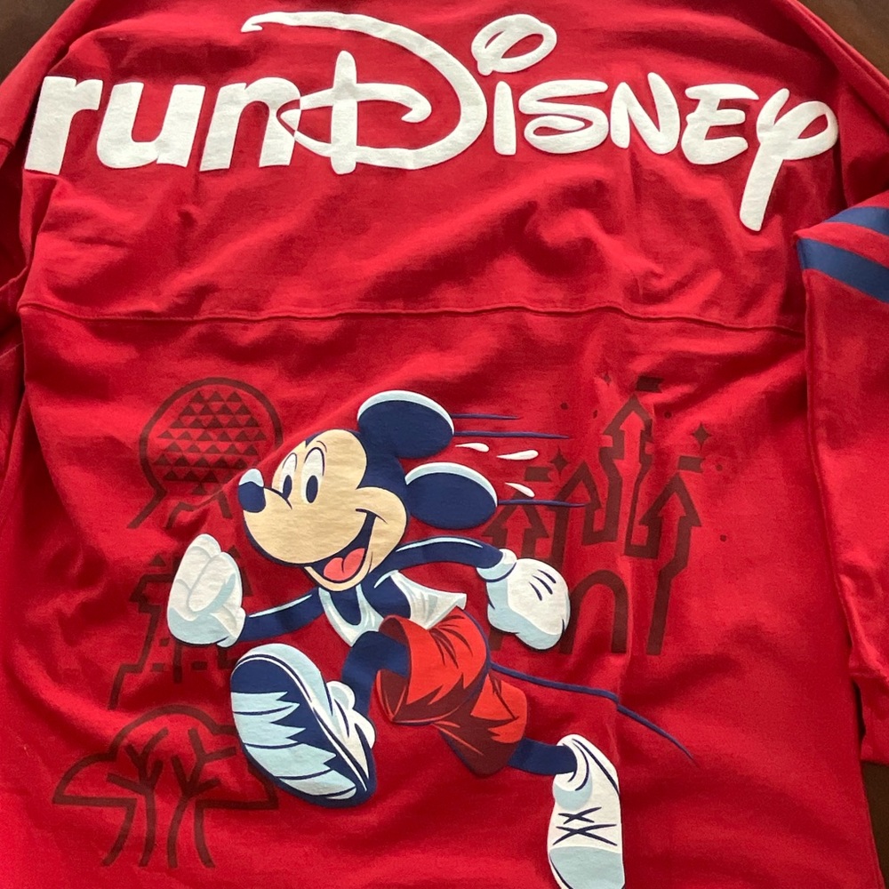 Disneys EPCOT RUN MICKEY MARATHON  Size L NWT RETIRED